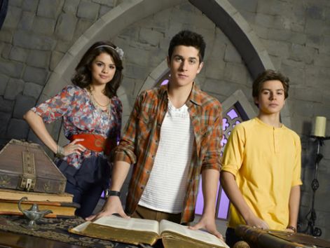 wizards-of-waverly-place_06.jpg